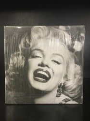 Marilyn Monroe - Box Framed Print On Canvas