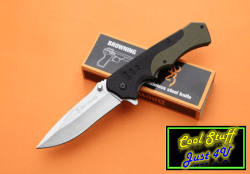 The Fa17 Camping Survival Tactical Hunting Folding Knife