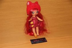 Galactic Na Na Na Surprise Sweetest Gems Ruby Frost Fashion Doll Traders