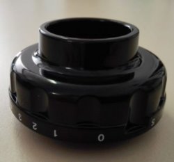 Oscar Classic Adjustable Pressure Cap in Black