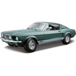 Maisto Diecast Model - Ford Mustang Fastback 1967 1:18 Supplied Colour May Vary