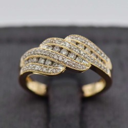 10CT Yellow Gold Engagement Ring