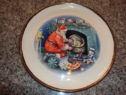Hand Crafted Ceramic Santa Claus Plate With Vintage Toys Signed