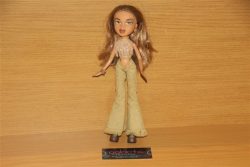 Galactic Rare Bratz Doll Yasmin Funk N Glow 2002 Traders