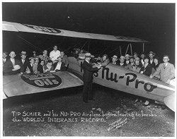 Historicalfindings Photo: Tip Schier Nu-pro Airplane World's Endurance Record Aviation Crowd Gathered 1928