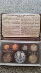 1981 New-zealand Proof Coin Set In Brown Coa Case