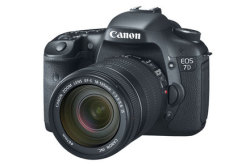 Canon EOS 7D Digital Camera with 18-135mm Lens Kit