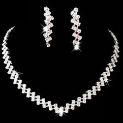 Exquisite Bride Or Matric Farewell Jewellery Set Diamante Set In Alloy - Fashion Accessory