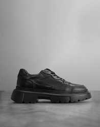 Form Black Sneakers - UK11 Black
