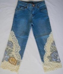 Designer Jean - Blue 3 4 Jean With Lace And Floral Detail - Size 6 Straight Leg