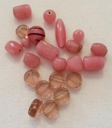Assortment Of +- 20 Mixed Pink Beads