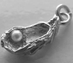 Oyster Charm small Pendant