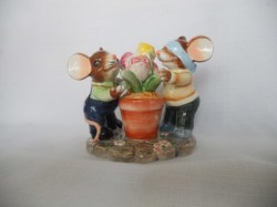 Mice With Flower Pot - Function Art