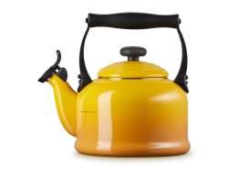Le Creuset Traditional Whistling Stovetop Kettle 2.1L Nectar