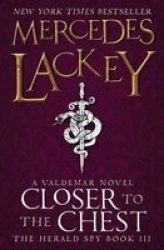 Closer To The Chest - Mercedes Lackey Paperback