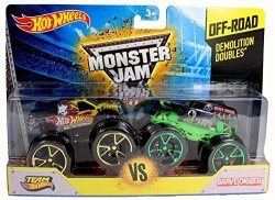 Hot Wheels Monster Jam Demolition Doubles - Team Hot Wheels Vs Grave Digger With Track Ace Tires